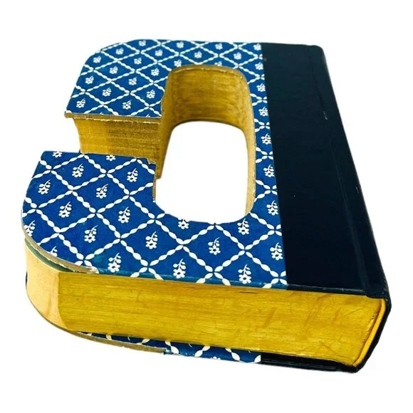Letter C Shaped Book Hand Carved Reader’s Digest Condensed Books 1984 - Picture 6 of 7